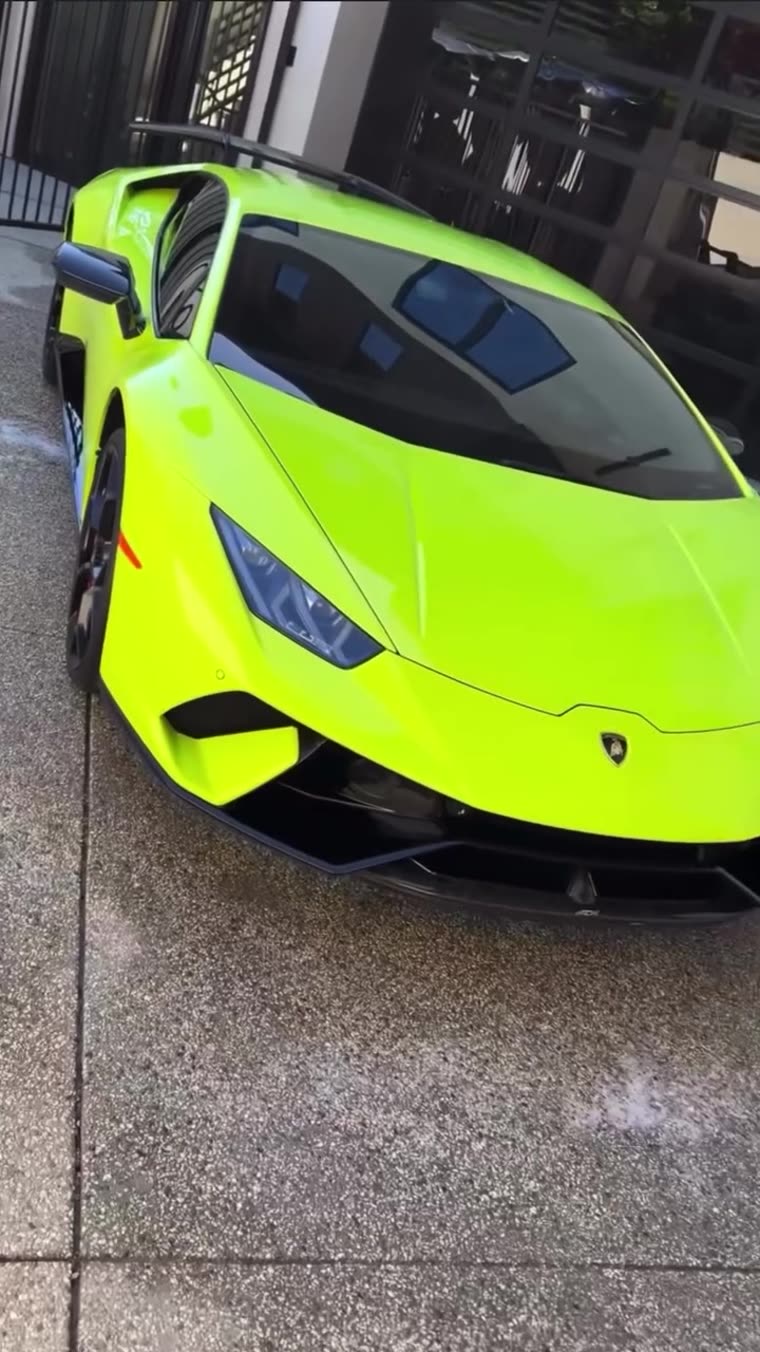 Lamborghini Huracan exterior detail